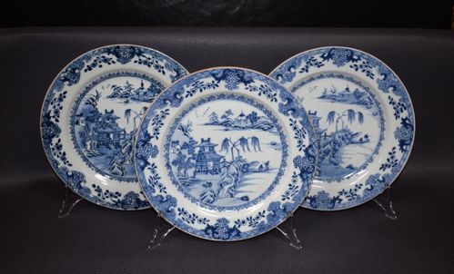 3 antique Chinese porcelain plates 23cm, Qianlong approx 1750